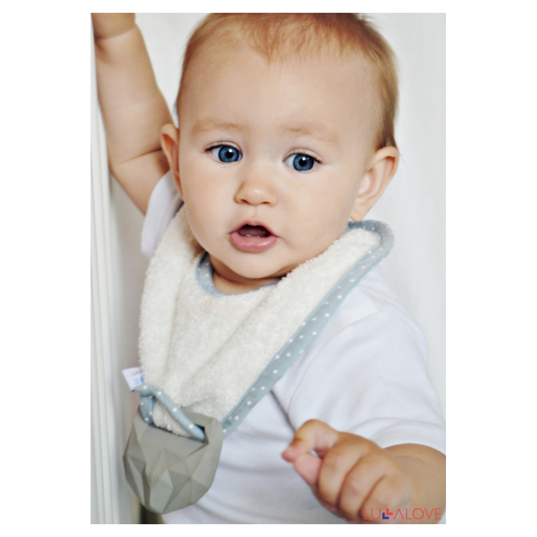 SupeRRO baby hevea biały/ecru - śliniak z kauczukowym gryzakiem - LullaLove