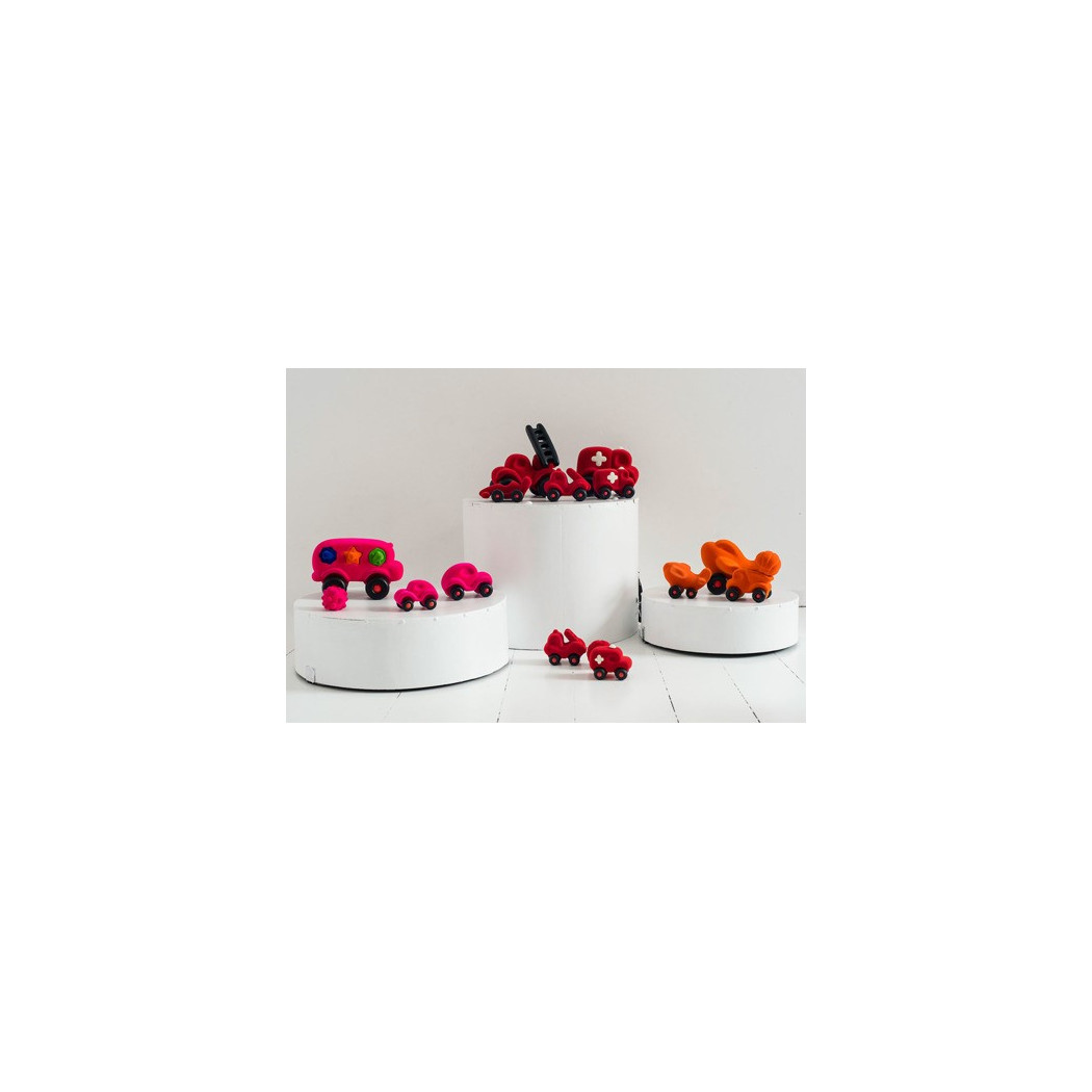 Duża karetka sensoryczna - czerwona - Rubbabu