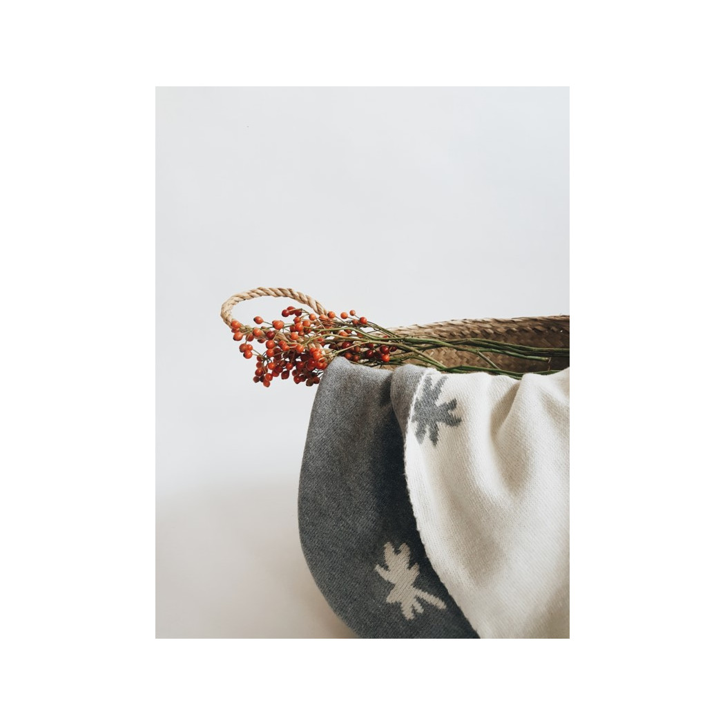 Kocyk Dwustronny Organiczny- Szary i Kremowy w Gwiazdki - 80×100cm - Poofi