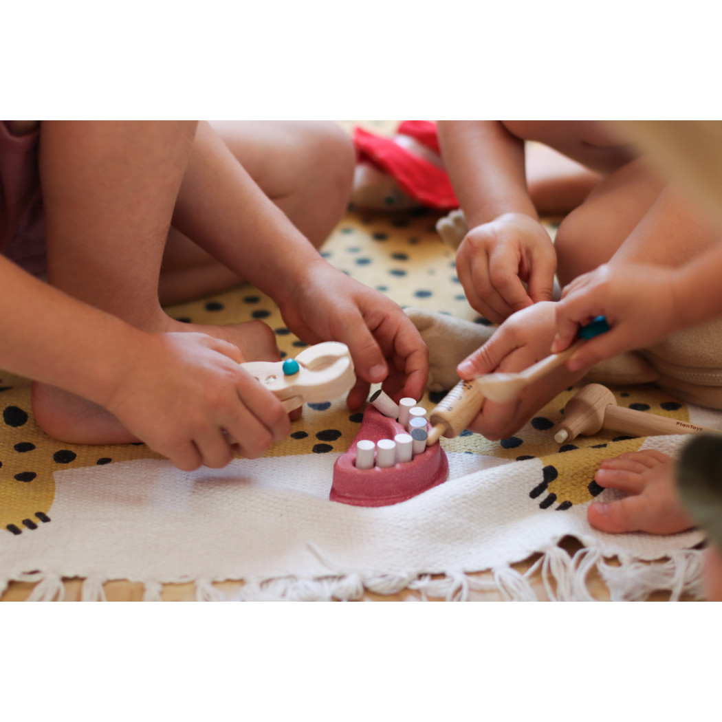 Gabinet Dentystyczny - zabawa w stomatologa - Plan Toys