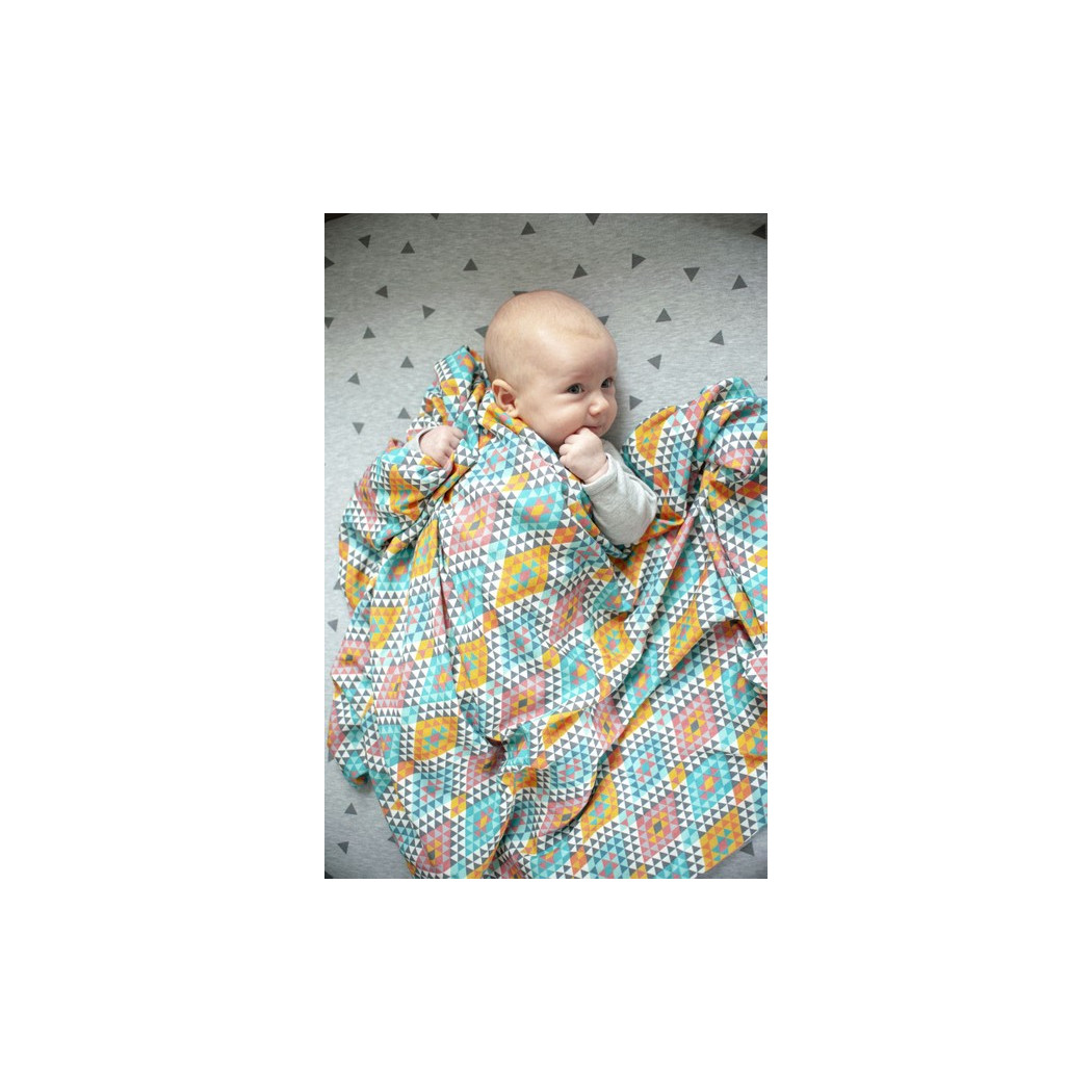 Trójkąty - Prześcieradło z Gumką do Łóżeczka - 60 x 120 cm -  Pink No More