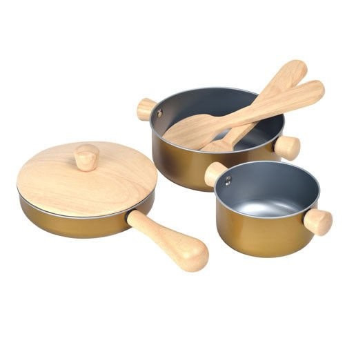 Garnki i akcesoria do zabawy w gotowanie - przybory kuchenne - Plan Toys - Montessori