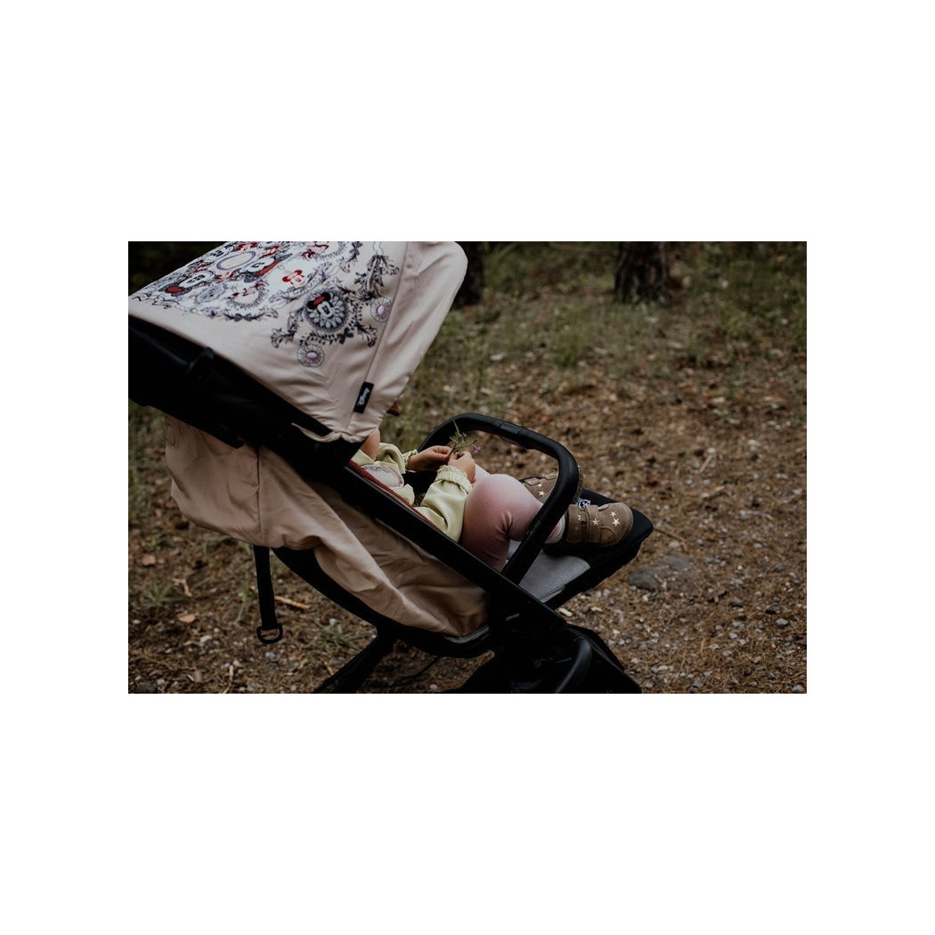 Minnie Ornamet Buggy GO - Kompaktowy Wózek Spacerowy Ze Zintegrowaną Torbą Transportową - DISNEY By Easywalker Buggy GO - Spacer