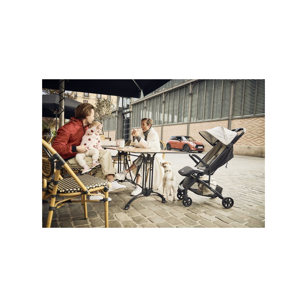 Mickey Diamond Buggy GO - Kompaktowy Wózek Spacerowy Ze Zintegrowaną Torbą Transportową - DISNEY By Easywalker Buggy GO - Spacer