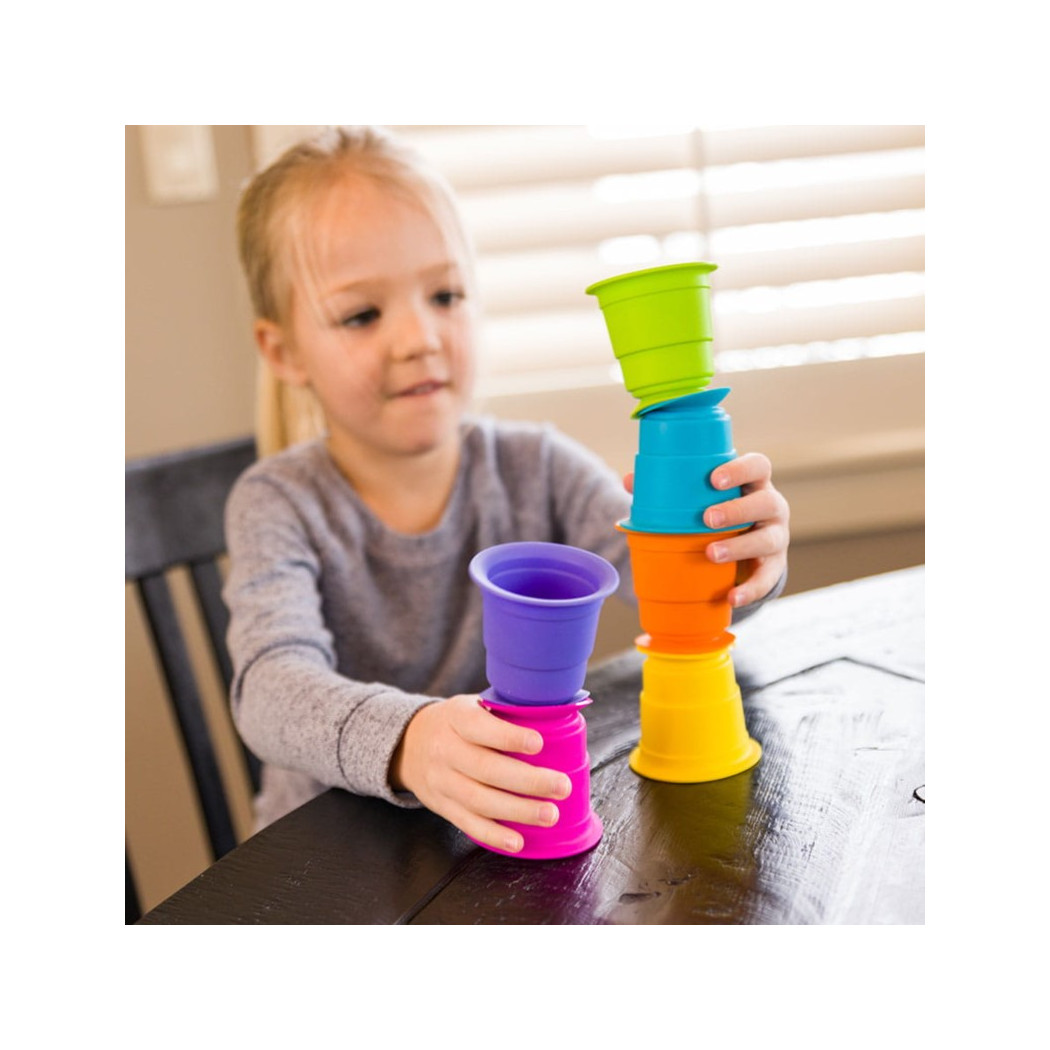 Kubeczki Przyssawki - Miękkie Kubeczki z Przyssawkami - Fat Brain Toys