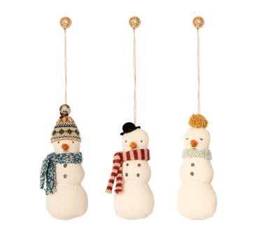 Bałwanek z Musztardowym Pomponem - Bawełniana Dekoracja Bożonarodzeniowa - Snowman Ornament - Maileg