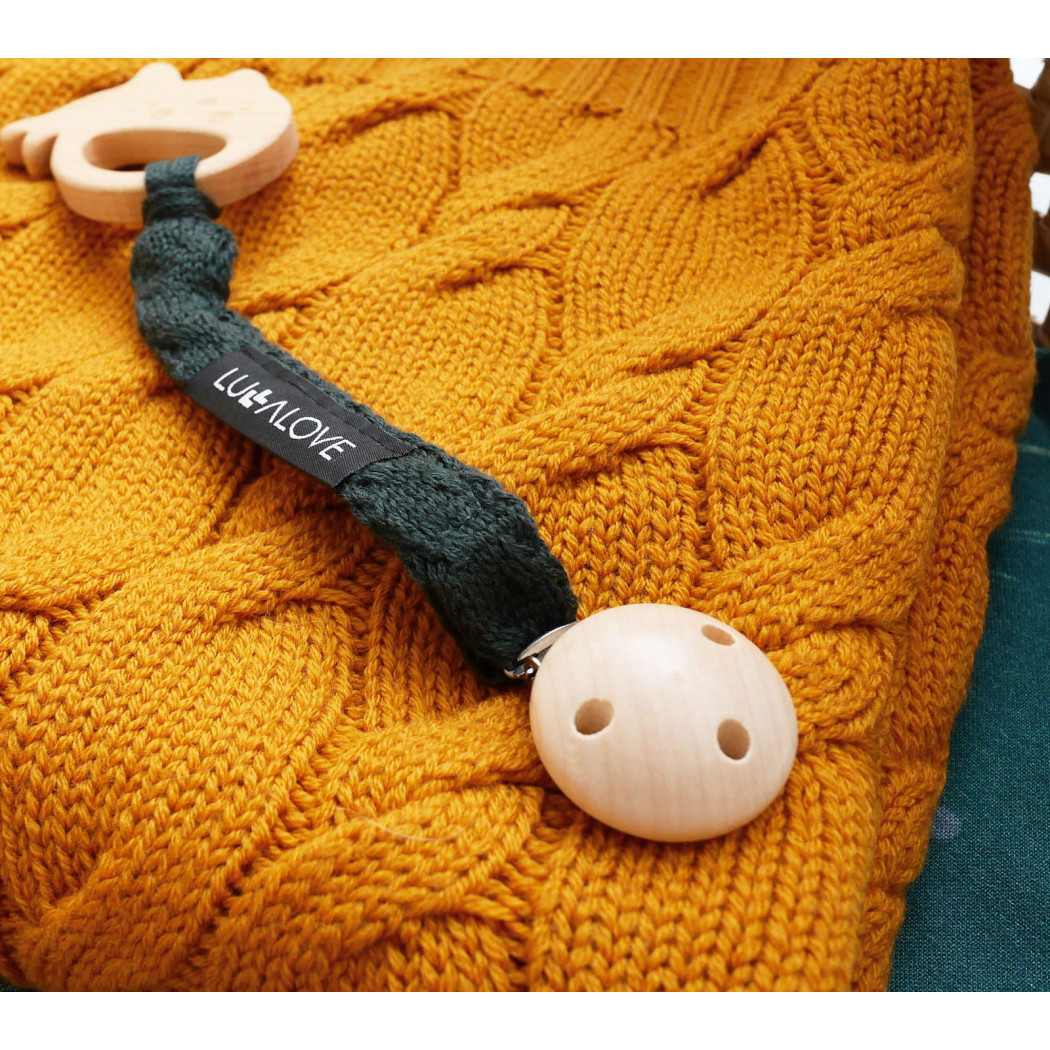 WYPRZEDAŻ Butelkowa Zieleń Warkocz - Zawieszka Do Smoczka - LullaLove