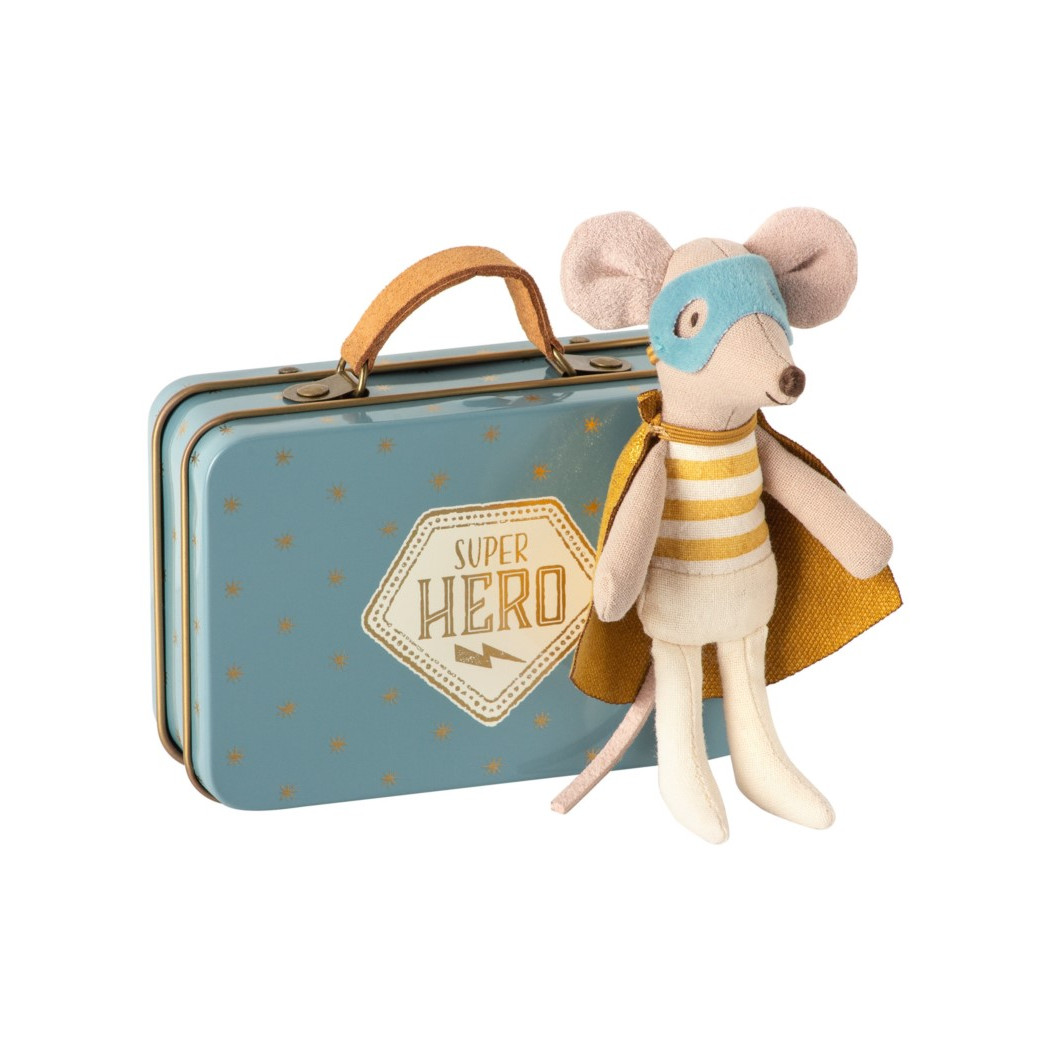 OUTLET Myszka Superbohater W Walizce - Superhero in Suitcase - Little Brother - Bluzka W Miodowe Paski - Maileg