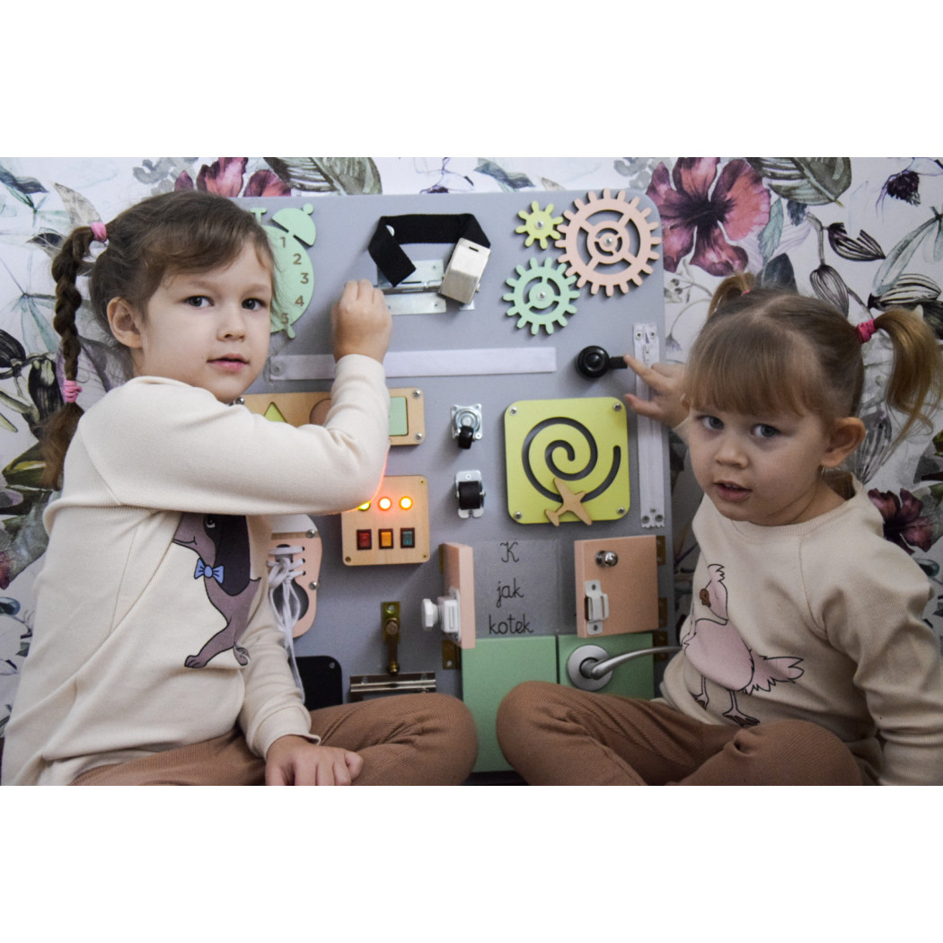 Duża Tablica Manipulacyjna - Szara z Kolorowymi Elementami - Montessori - Woobiboo