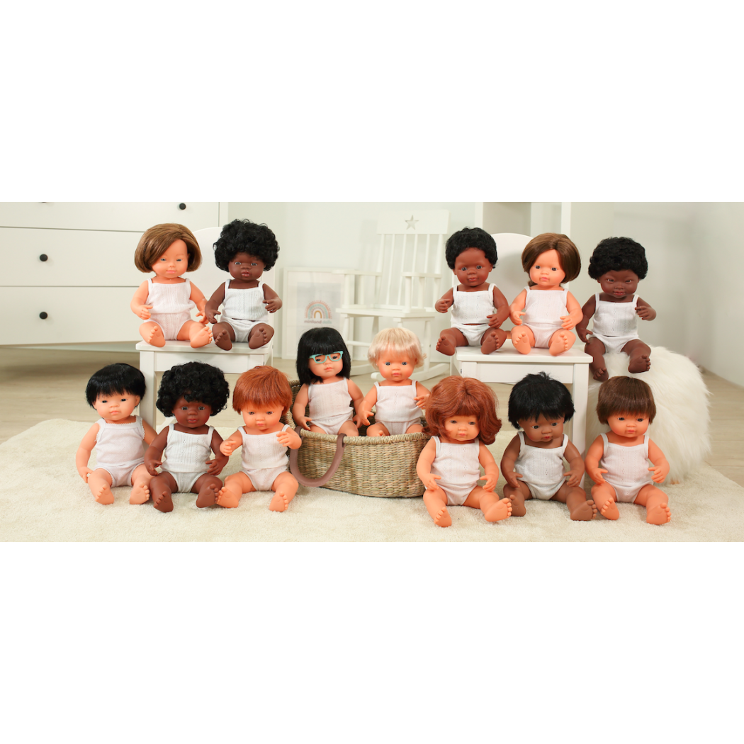 Europejczyk Ciemny Blond Włosy 38 cm - Lalka Chłopiec - Blond Włosy - Miniland Doll - Miniland