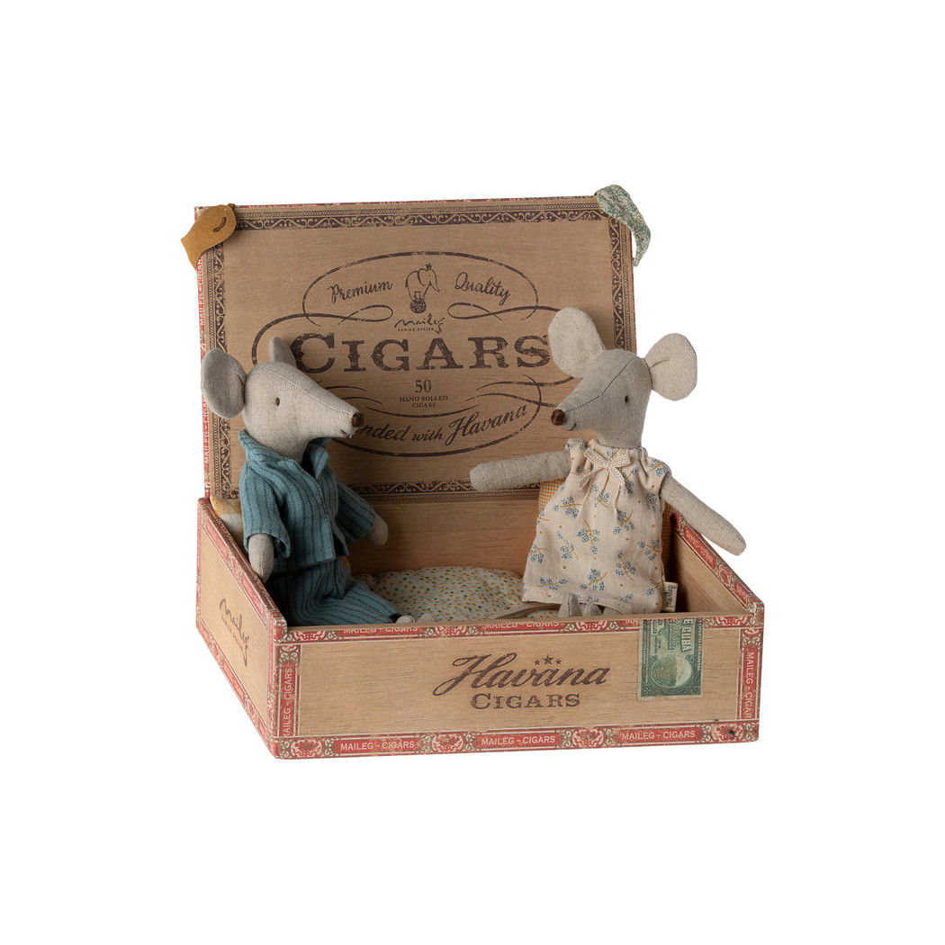 Mama i Tata w Pudełku 17 cm - Mum & Dad Mice In Cigarbox - Maileg