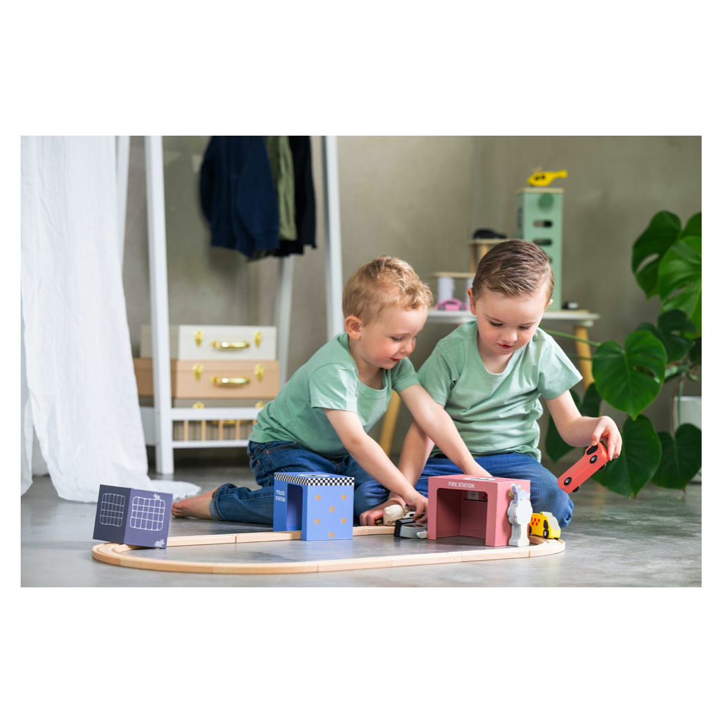 Tor Samochodowy Pojazdy Ratownicze - Drewniana Zabawka JaBaDaBaDo