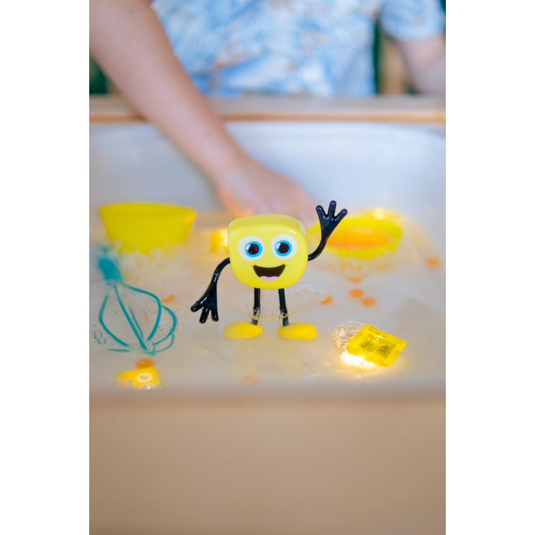 Postać Alex oraz 2 kostki Sensoryczne Świecące w Wodzie - Kolor Żółty - Glo Pals