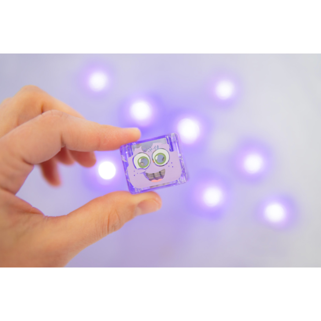 Postać Lumi oraz 2 kostki Sensoryczne Świecące w Wodzie - Kolor Fioletowy - Glo Pals