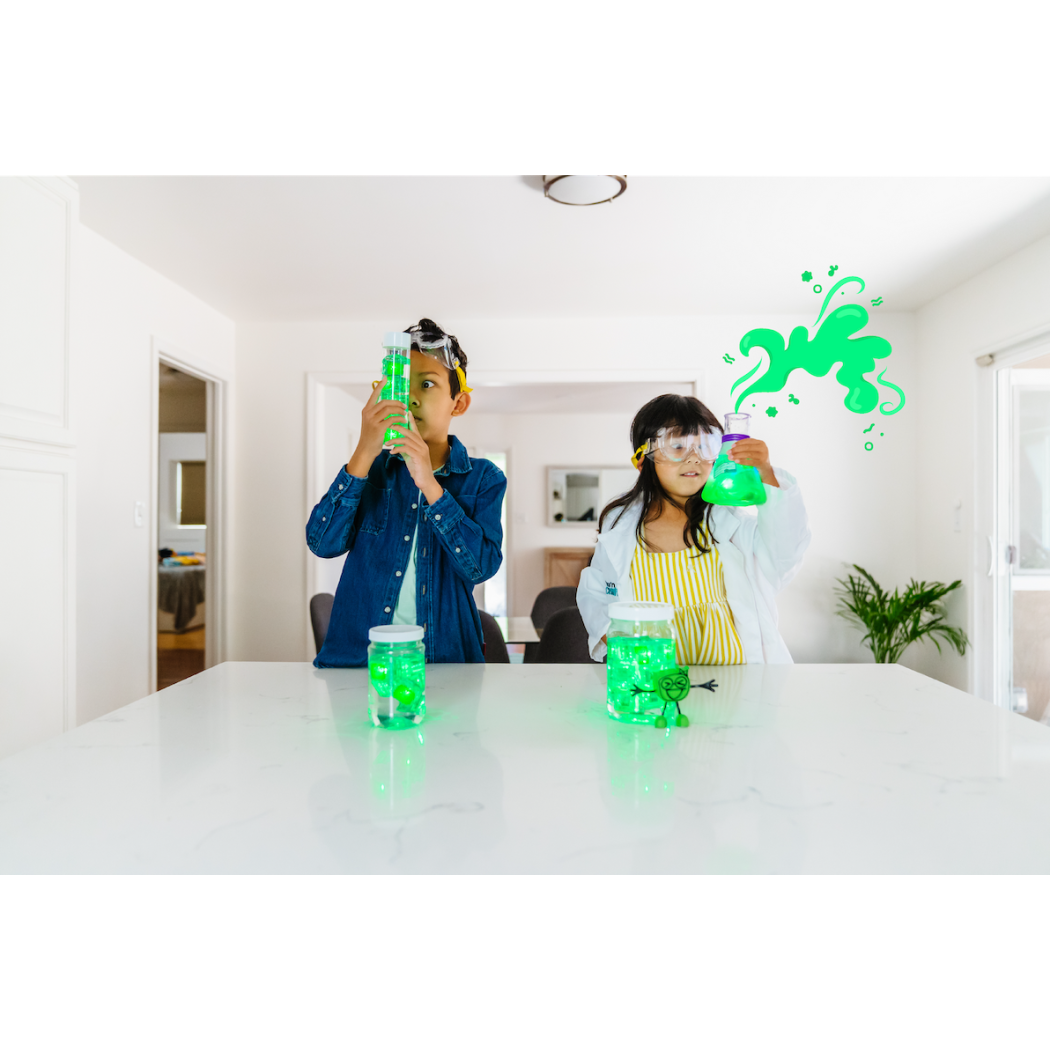 Postać Pippa oraz 2 kostki Sensoryczne Świecące w Wodzie - Kolor Zielony - Glo Pals