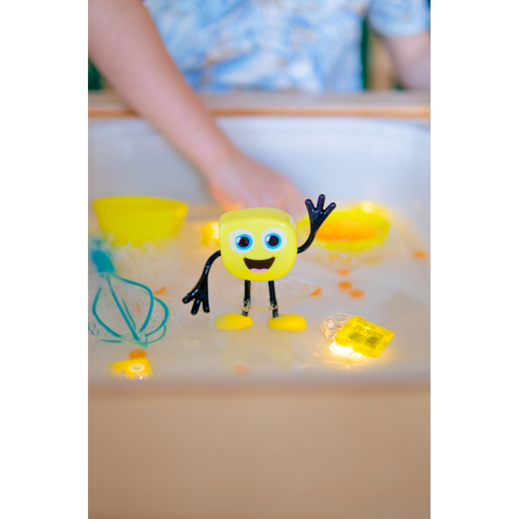Alex - Zestaw 4 kostek Sensorycznych Świecących w Wodzie - Kolor Żółty - Glo Pals