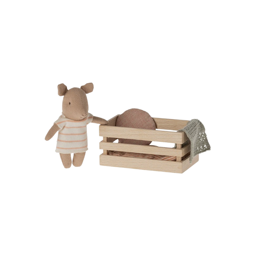 WYPRZEDAŻ Świnka Dziewczynka w Drewnianej Skrzynce - Koszulka w Rózowe Paski - Pig In Box - Baby Girl - Maileg