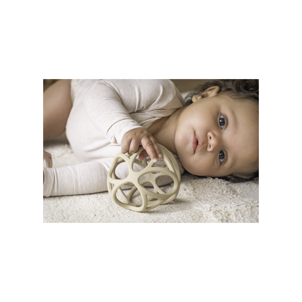 Piaskowa Piłeczka Silikonowa - Gryzak - Little Dutch