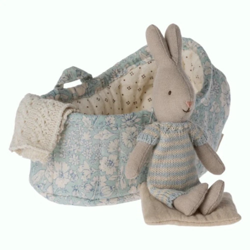 Jasnoniebieski Króliczek w Nosidełku - Rabbit in Carry Cot Micro - Maileg