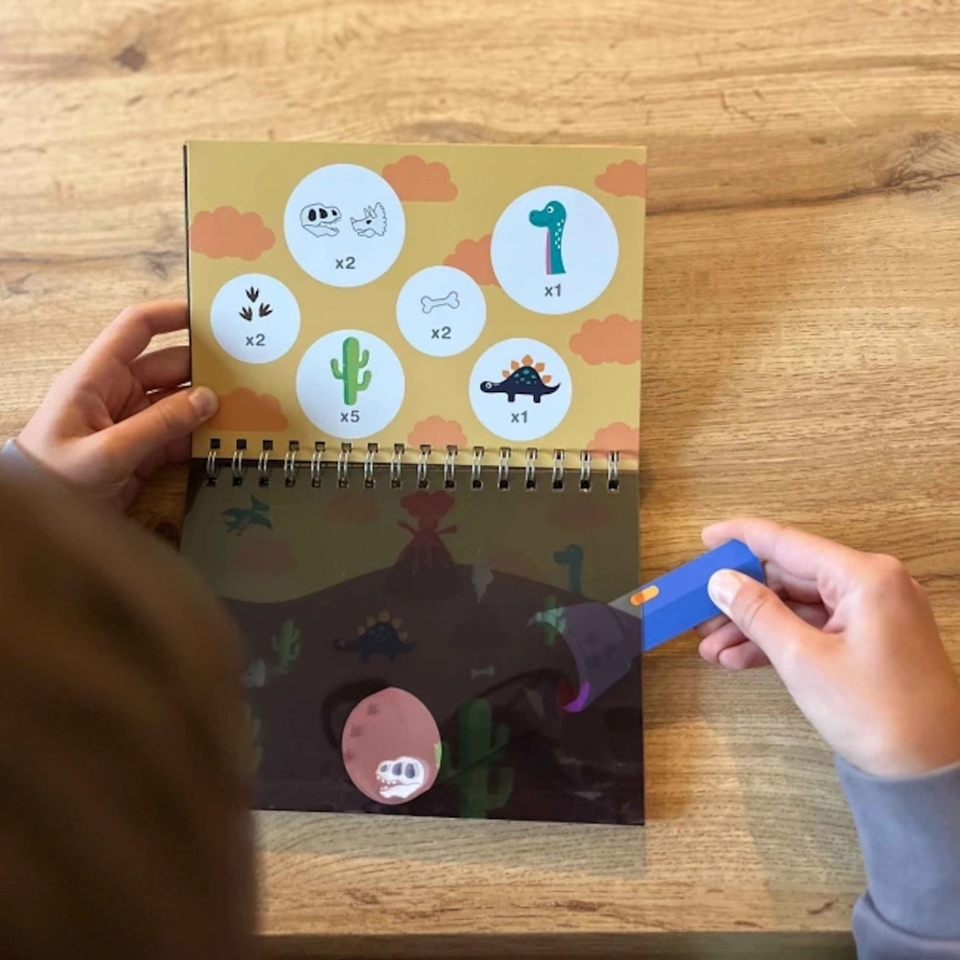 Dinozaury - Książeczka z Magiczną Latarką - Apli Kids