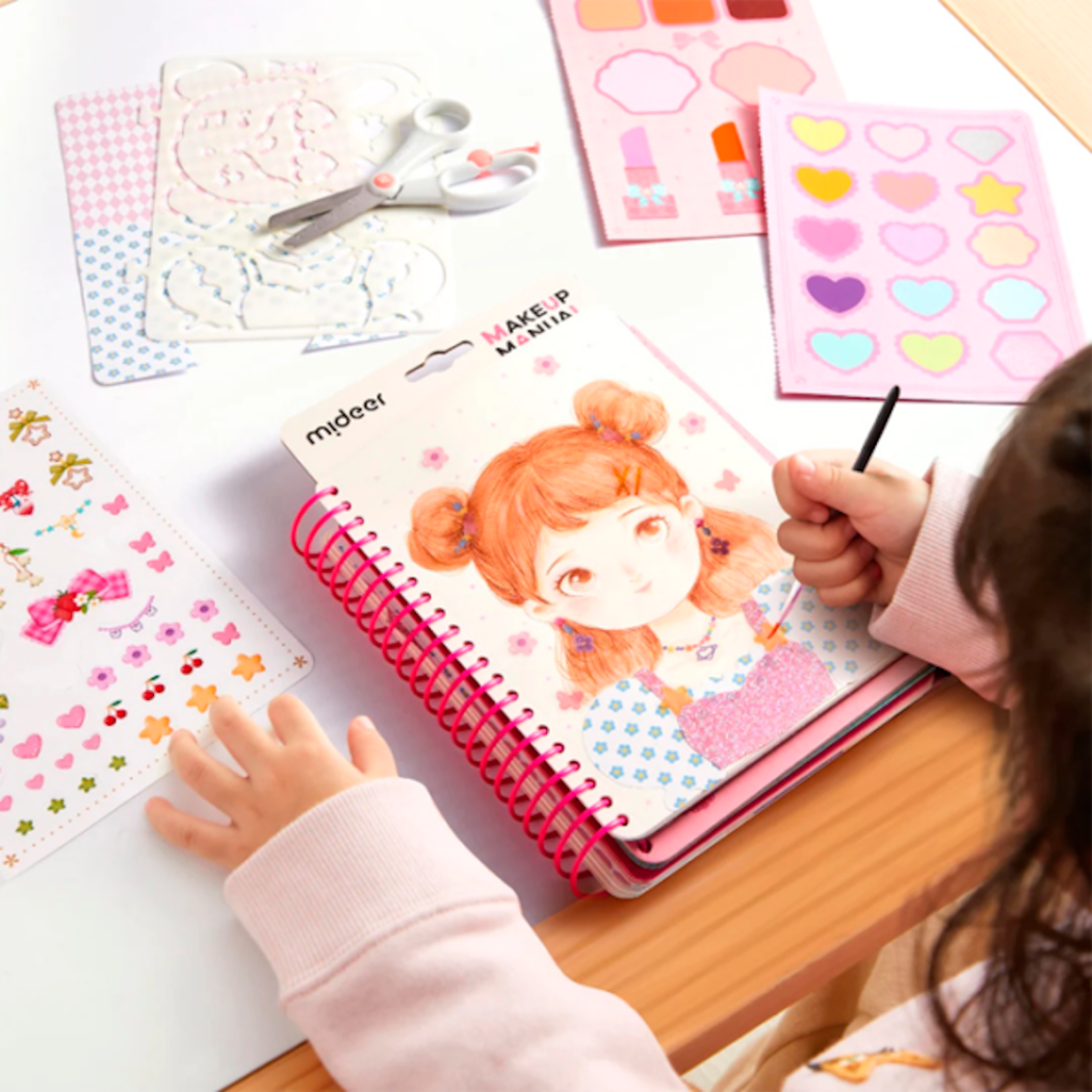 Księżniczka - Kreatywny Zeszyt Małej Makijażystki - Mideer