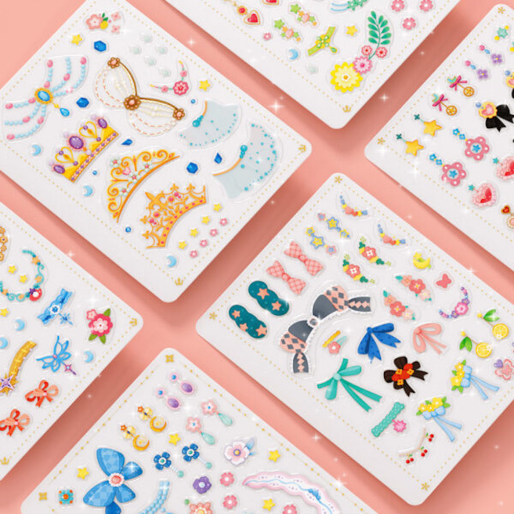 Dama na Przyjęciu - Kreatywny Zeszyt Małej Makijażystki - Mideer