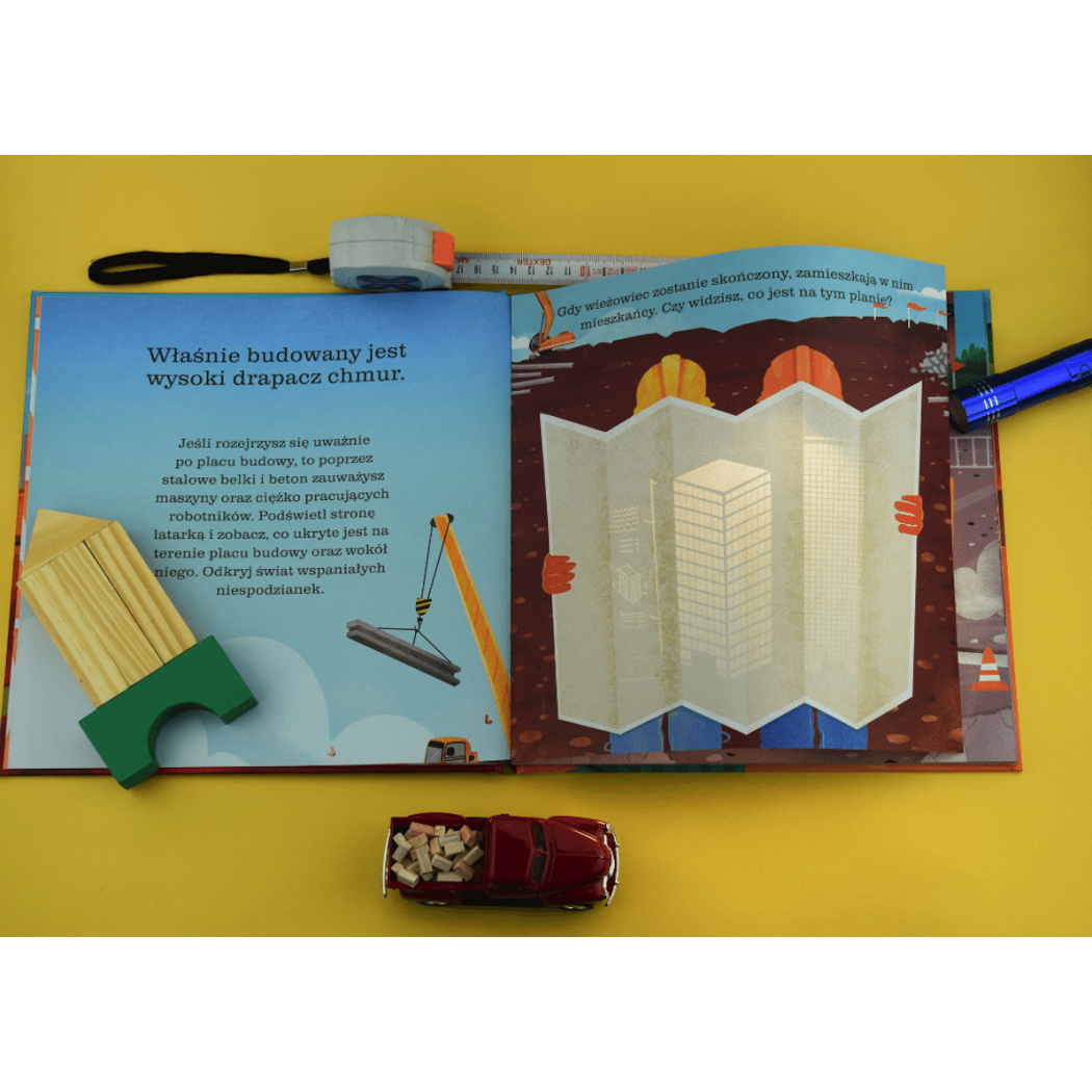 Na Placu Budowy - Wyjątkowa Książka Pozwalająca Zobaczyć Co Kryje Plac Budowy - Na Placu Budowy Podświetl i Odkryj - Api Papi