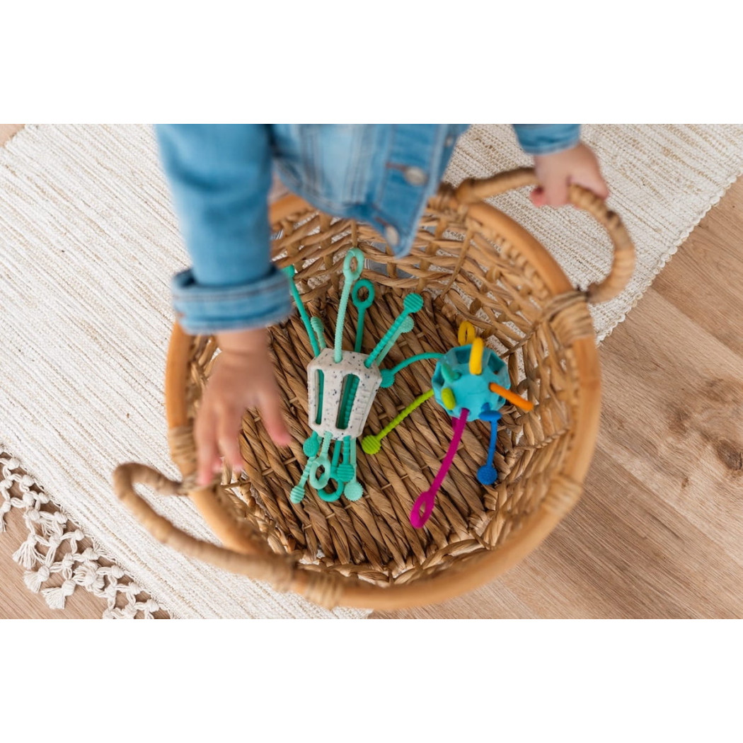 Miętowy Przeciąganiec Zippee - Zabawka Sensoryczna - Mobi