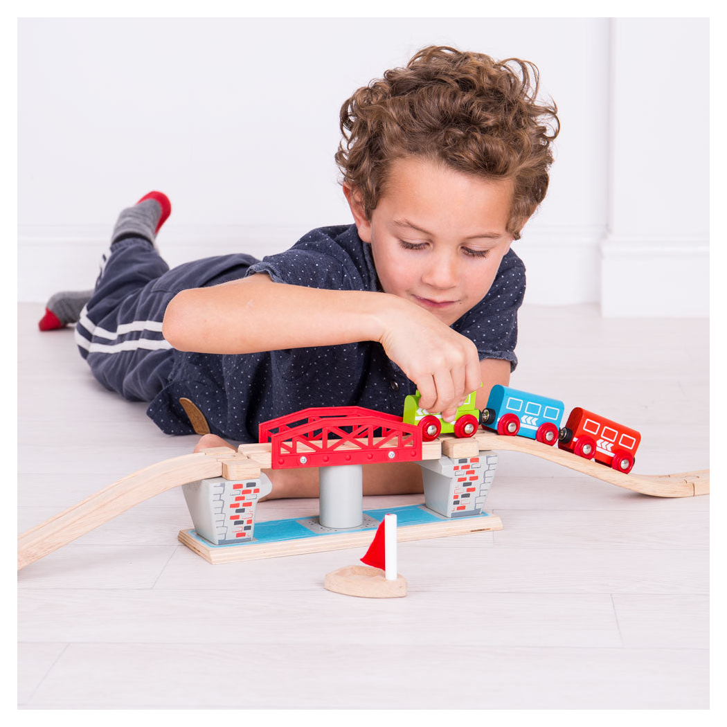 Obrotowy Most nad Rzeką z Żaglówką - seria Drewniana Kolejka - BigJigs