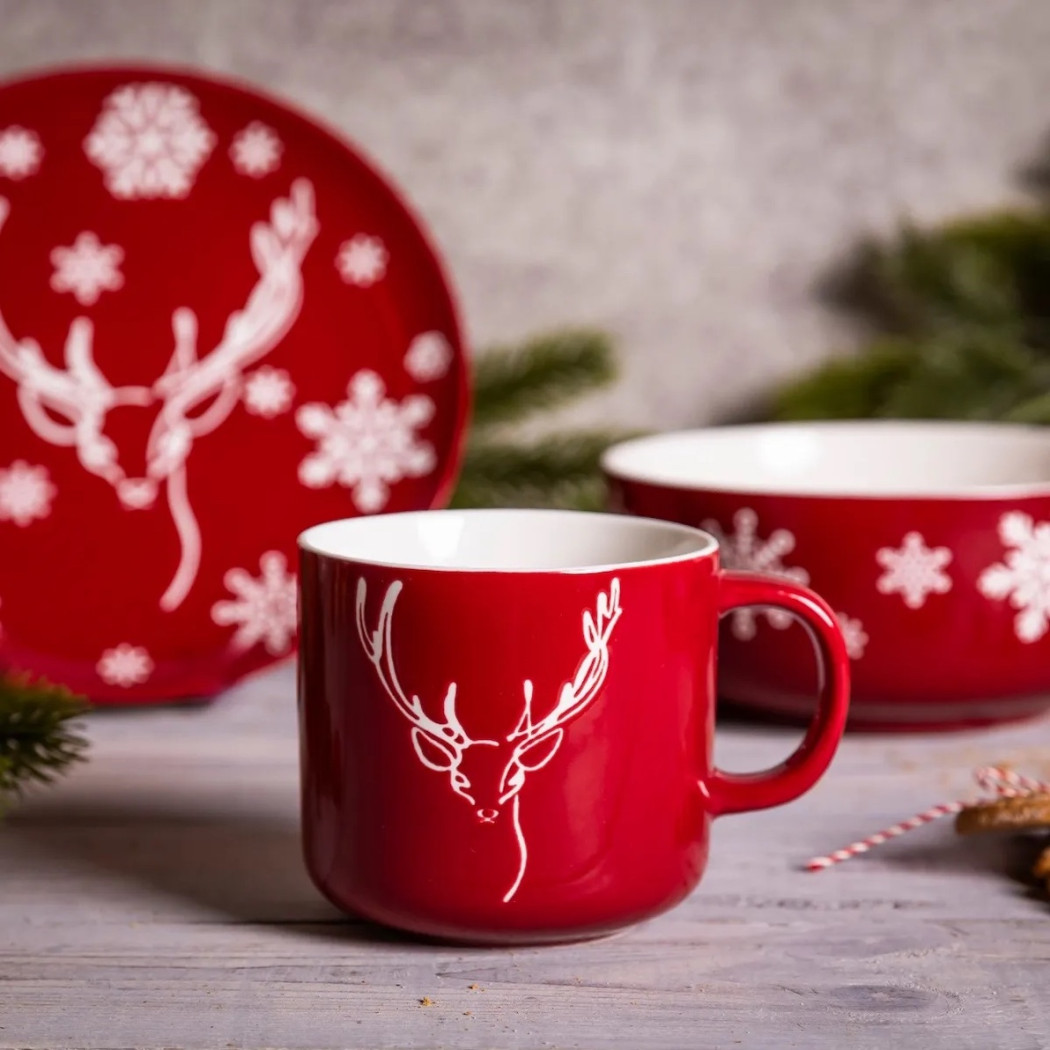 Jeleń - Czerwony Kubek Baryłka 370 ml - Zimowe Marzenia - Altom Design