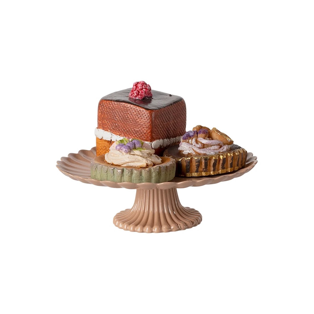 Zestaw Trzech Ciastek na Ozdobnej Paterze - Cakes And Cakestand Mini - Akcesoria dla Lalek - Maileg