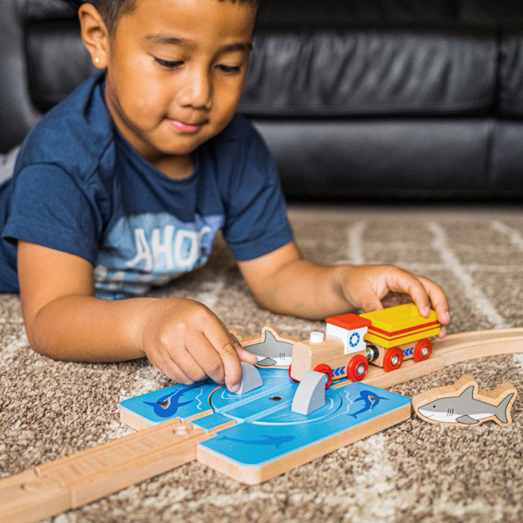 Atak Rekina - Obrotnica - seria Drewniana Kolejka - BigJigs