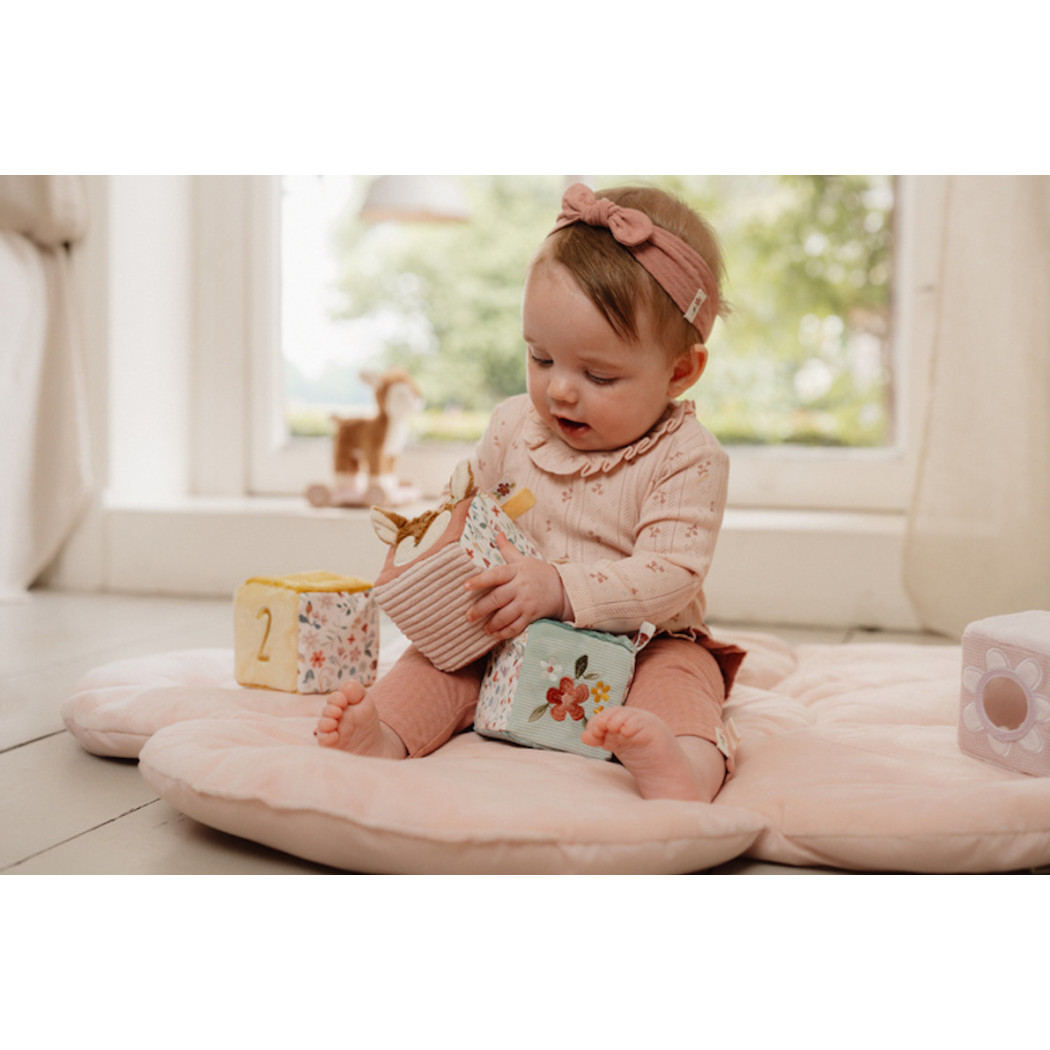 Cztery Miękkie Kostki - Motyw Ogrodu - Pluszowe Kostki Sensoryczne i Aktywizujące - Fairy Garden - Little Dutch