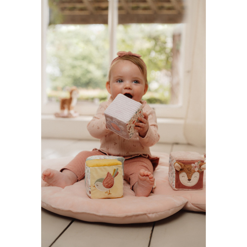 Cztery Miękkie Kostki - Motyw Ogrodu - Pluszowe Kostki Sensoryczne i Aktywizujące - Fairy Garden - Little Dutch