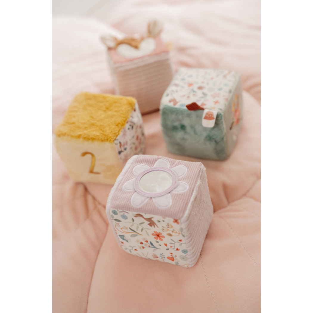 Cztery Miękkie Kostki - Motyw Ogrodu - Pluszowe Kostki Sensoryczne i Aktywizujące - Fairy Garden - Little Dutch