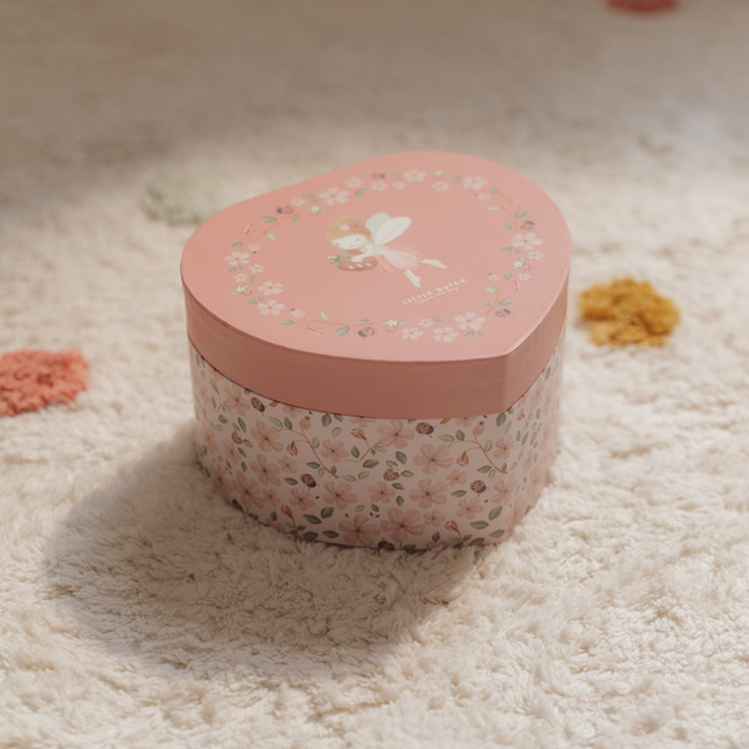 Różowa Szkatułka na Biżuterię w Kształcie Serca z Pozytywką i Wróżką - Fairy Garden - Little Dutch
