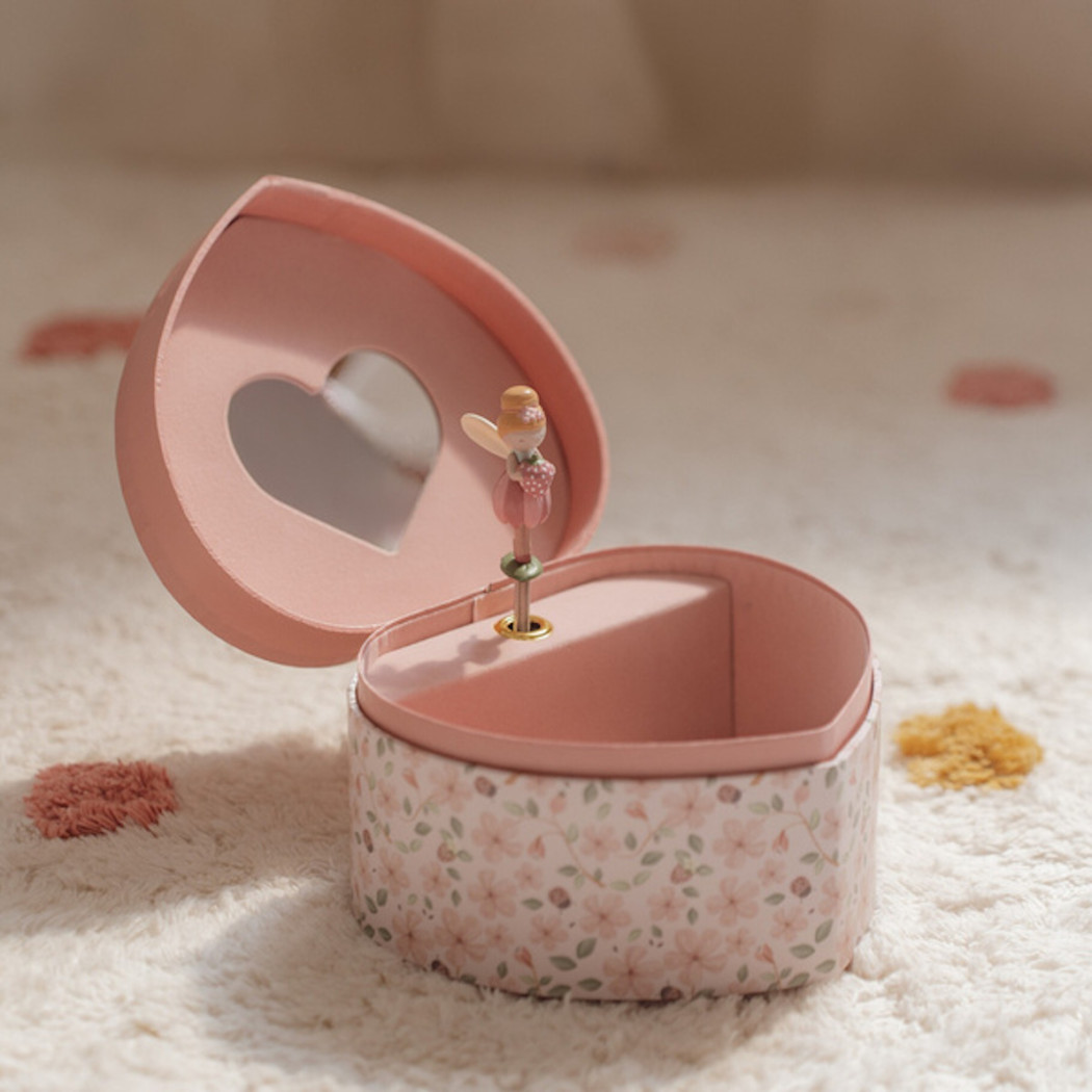Różowa Szkatułka na Biżuterię w Kształcie Serca z Pozytywką i Wróżką - Fairy Garden - Little Dutch