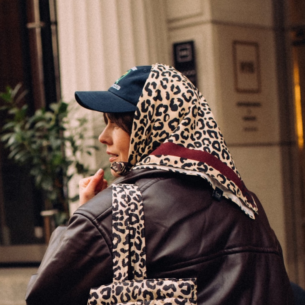 Apaszka - Leopard Cream by Magdalena Lamparska - La Millou