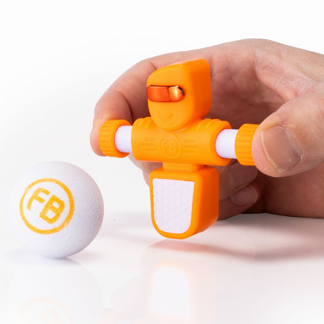 Pomarańczowy Piłkarzyk z Piłką - Zestaw dla Jednego Gracza - Foosbots - Fat Brain Toys