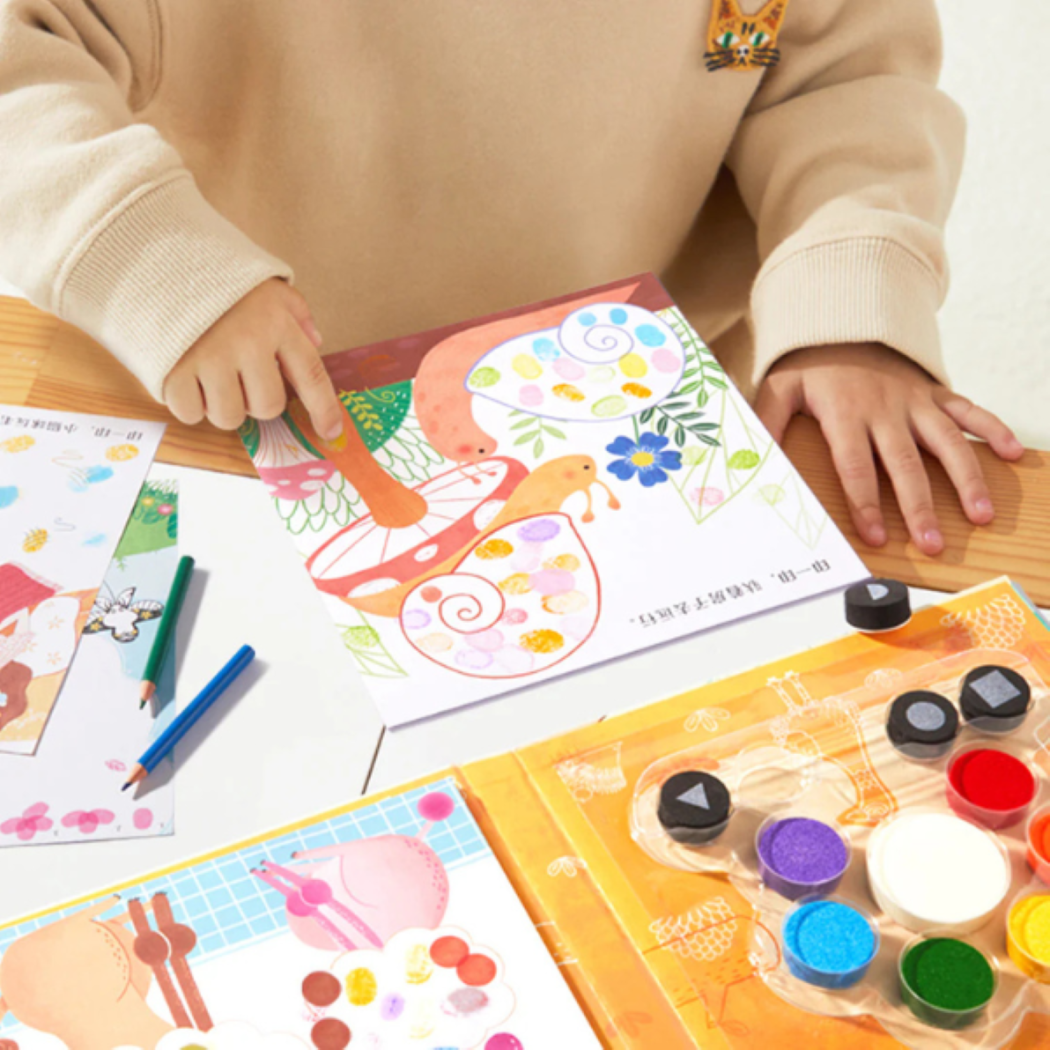 Miejska Wędrówka - Kreatywny Zeszyt do Malowania Palcami - Mideer