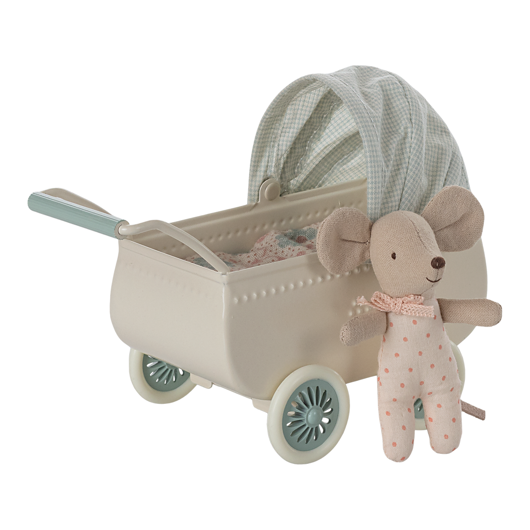 Miętowy Głęboki Wózek z Myszką Dzidziusiem - Akcesoria dla Myszek - Maileg
