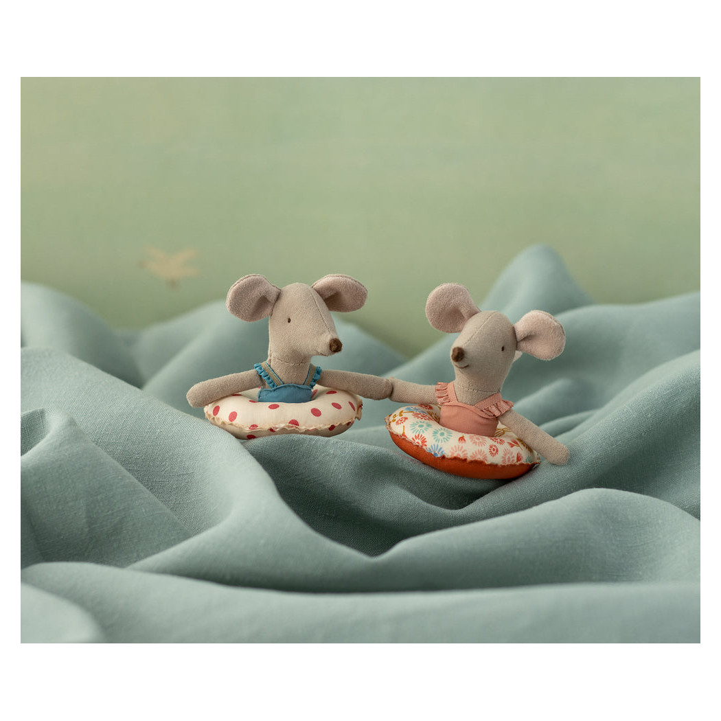 WYPRZEDAŻ Białe w Czerwone Kropki - Myszka Młodsza Siostra Plażowicz z Kółkiem do Pływania -  Little Sister - Maileg