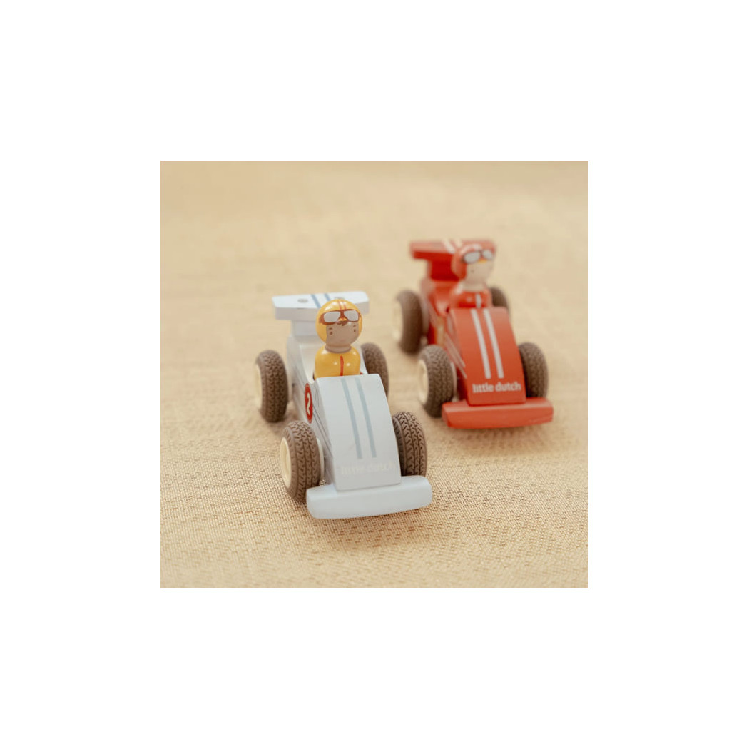 Wyścigówki - Zestaw 2 Drewnianych Aut w Kolorze Czerwonym i Niebieskim z Ludzikami - Little Dutch