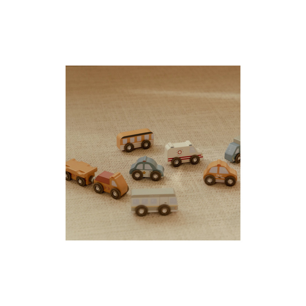 Zestaw 9 Drewnianych Pojazdów - Karetka Pogotowia, Samochód Policyjny, Wóz Strażacki - Little Dutch