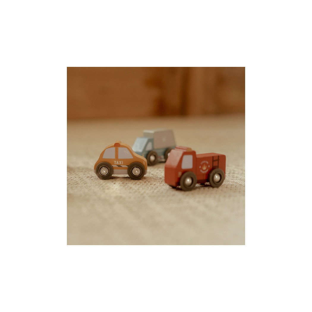 Zestaw 9 Drewnianych Pojazdów - Karetka Pogotowia, Samochód Policyjny, Wóz Strażacki - Little Dutch