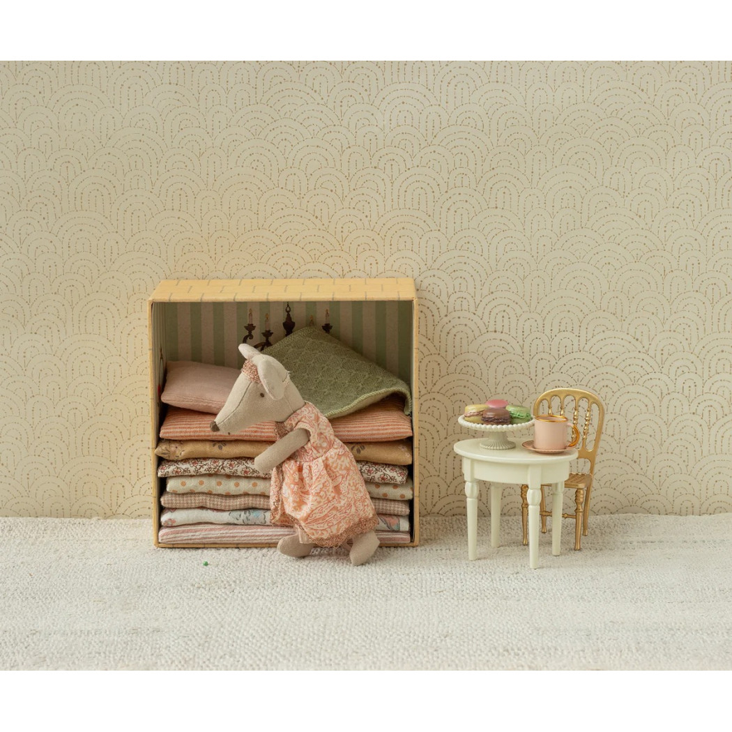 Vintage Stolik Ozdobny dla Myszek - Złamana Biel - Okrągły na Czterech Nogach - Drewniany - Maileg