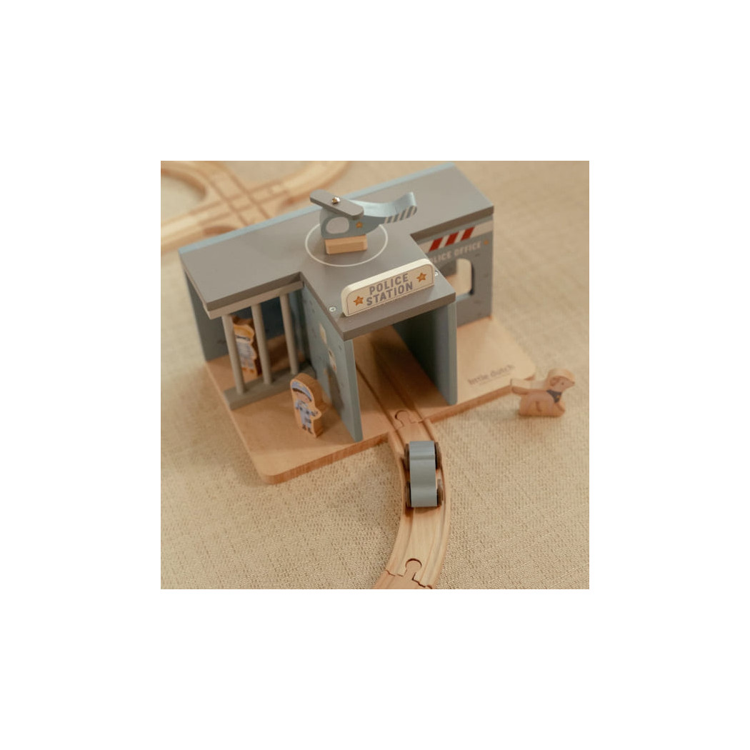 Posterunek Policji - Drewniany Zestaw z Helikopterem, Autem, Figurką Policjanta i Złodzieja - Little Dutch