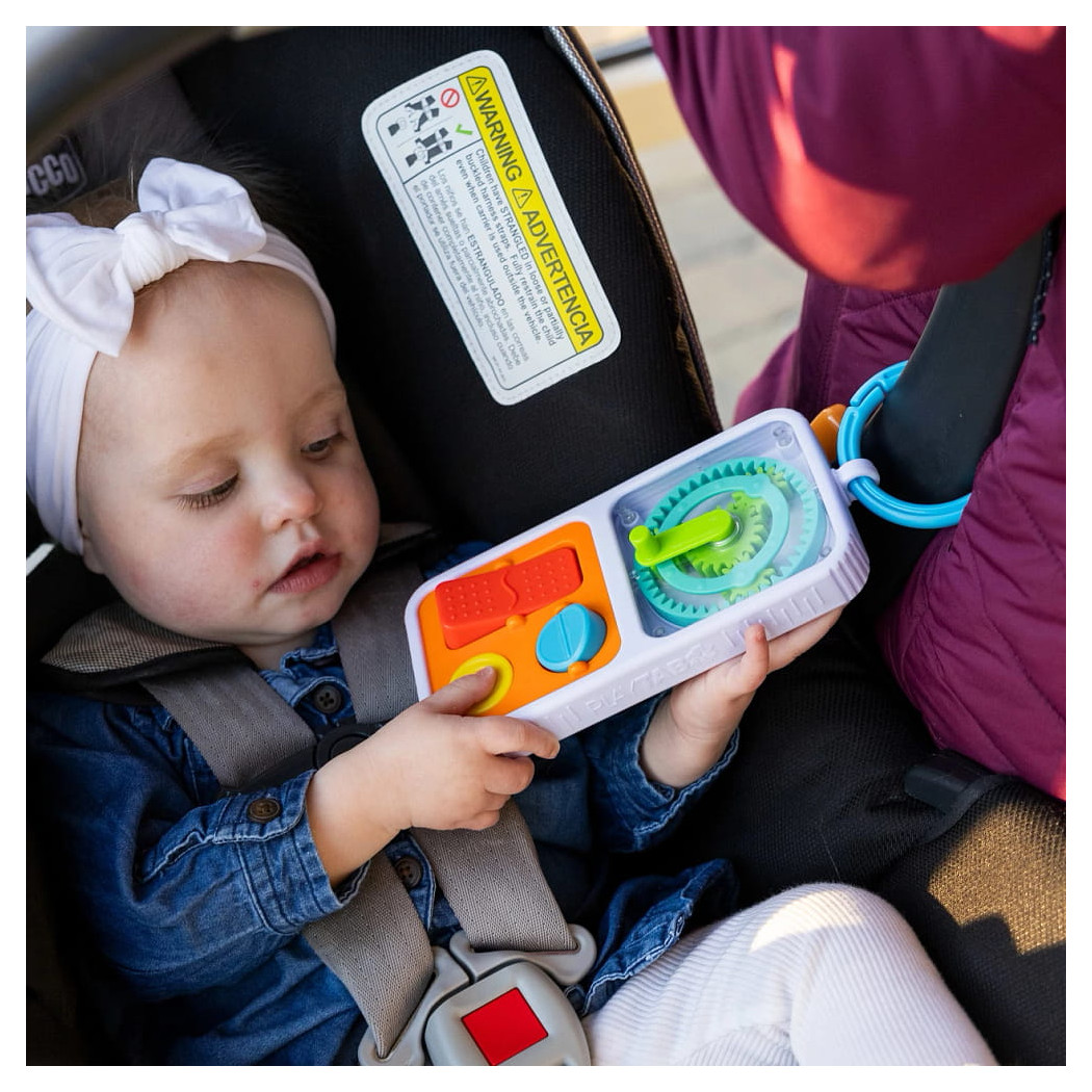 PlayTab Go - Zawieszka z Sensorycznymi Kwadratami - Fat Brain Toys