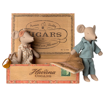 Mama i Tata Myszka w Pudełku po Cygarach - 17 cm - Mum & Dad Mice In Cigarbox - Maileg