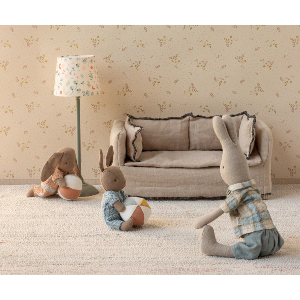 Zestaw - Króliczek Dzidziuś w Różowym Pajacyku z Piłką - Brązowy - Rozmiar Micro - Maileg